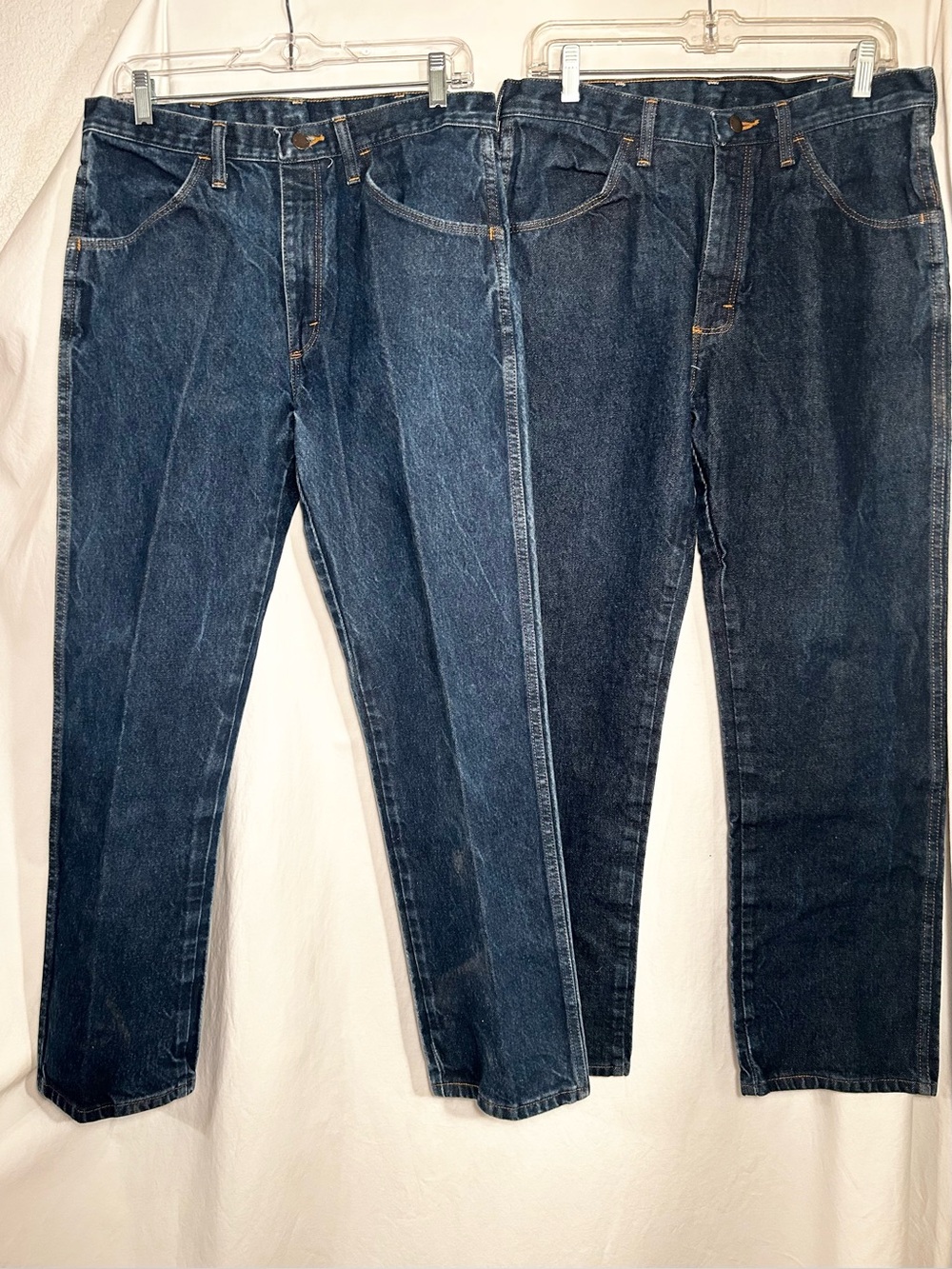 NEW-ISH 2 PAIR MENS 34 X 30 BLUE DENIM RUSTLER JEANS 87620NV E570-035